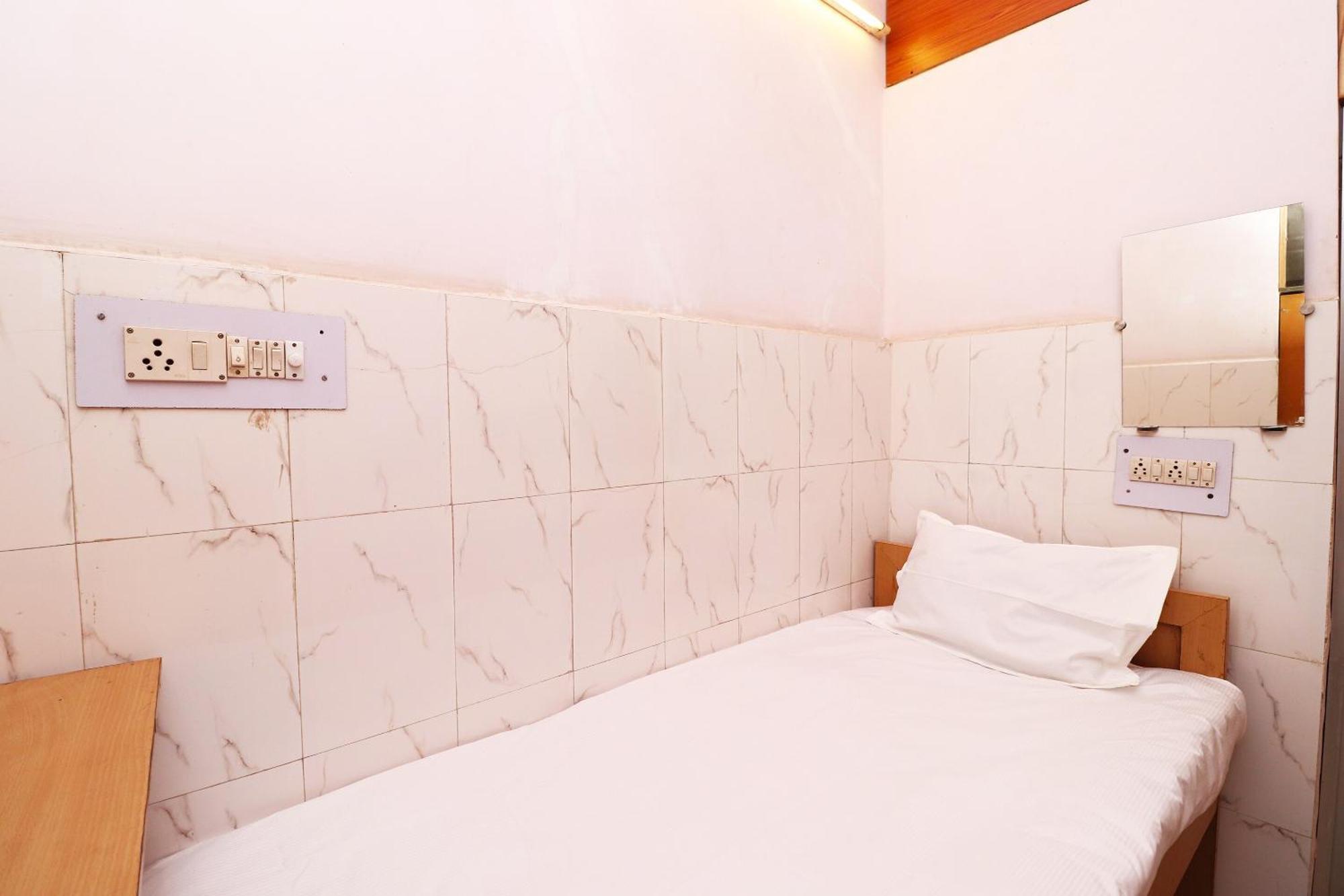 Hotel Kshama Dzsabalpur Kültér fotó